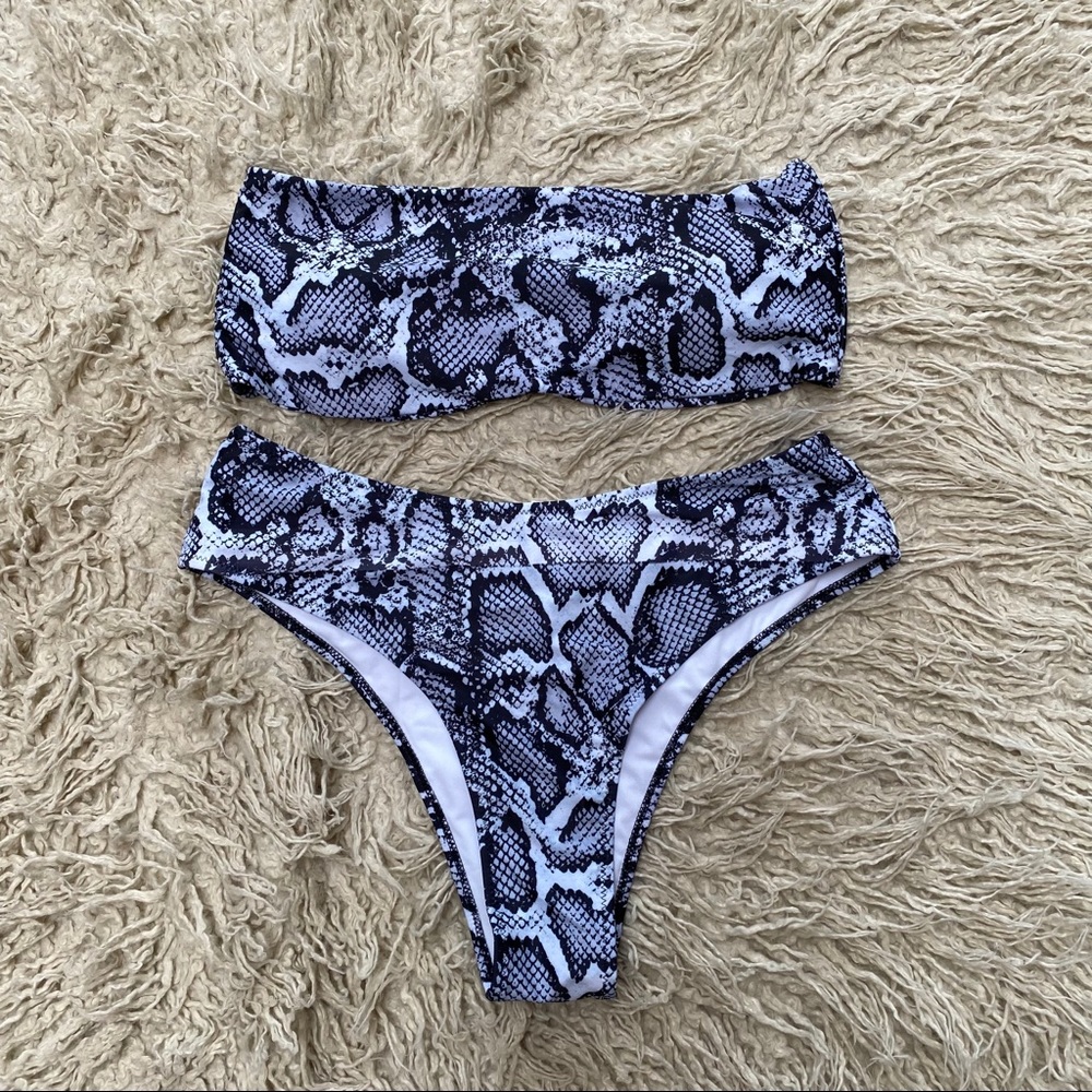 Snakeprint Strapless Swim Suit 2-Piece Size Large